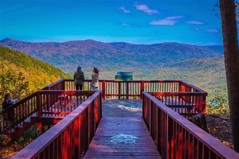 Grandview Lodge offers spectacular mountain views in a gated residential nature preserve. . The grandview at fort mountain